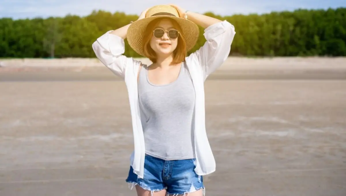 Things To Consider While Purchasing Sun-Protective Clothing For Women