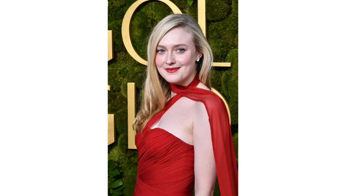 Dakota Fanning’s Diamond earrings Neil Lane