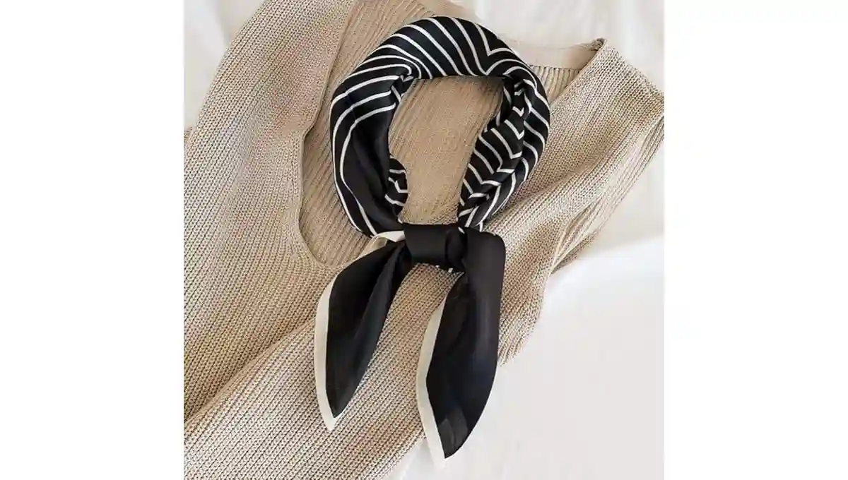 FONYVE Silk Feeling Scarf